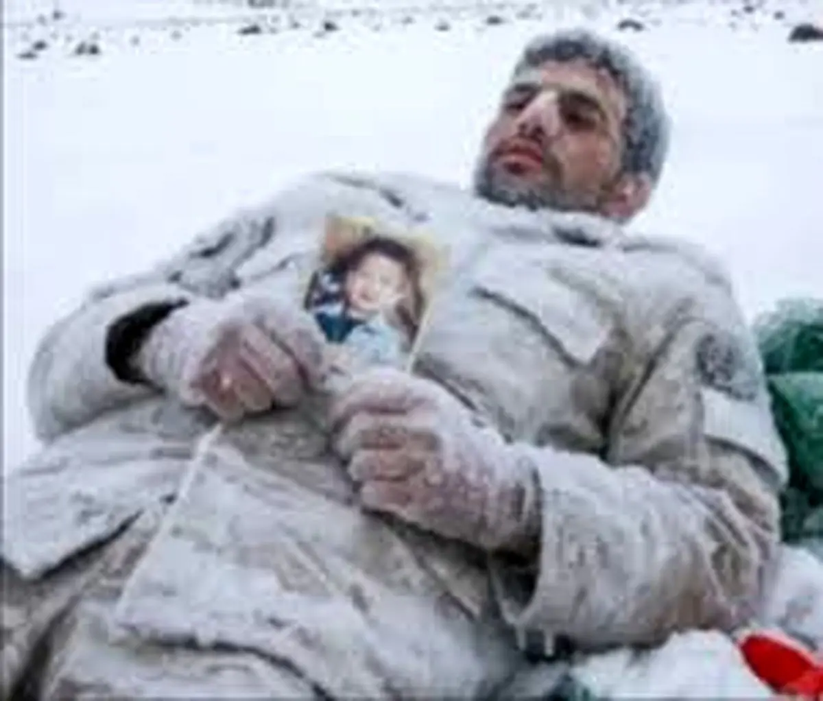 مراقب پسرم باشید، تازه یاد گرفته بگه بابا + فیلم