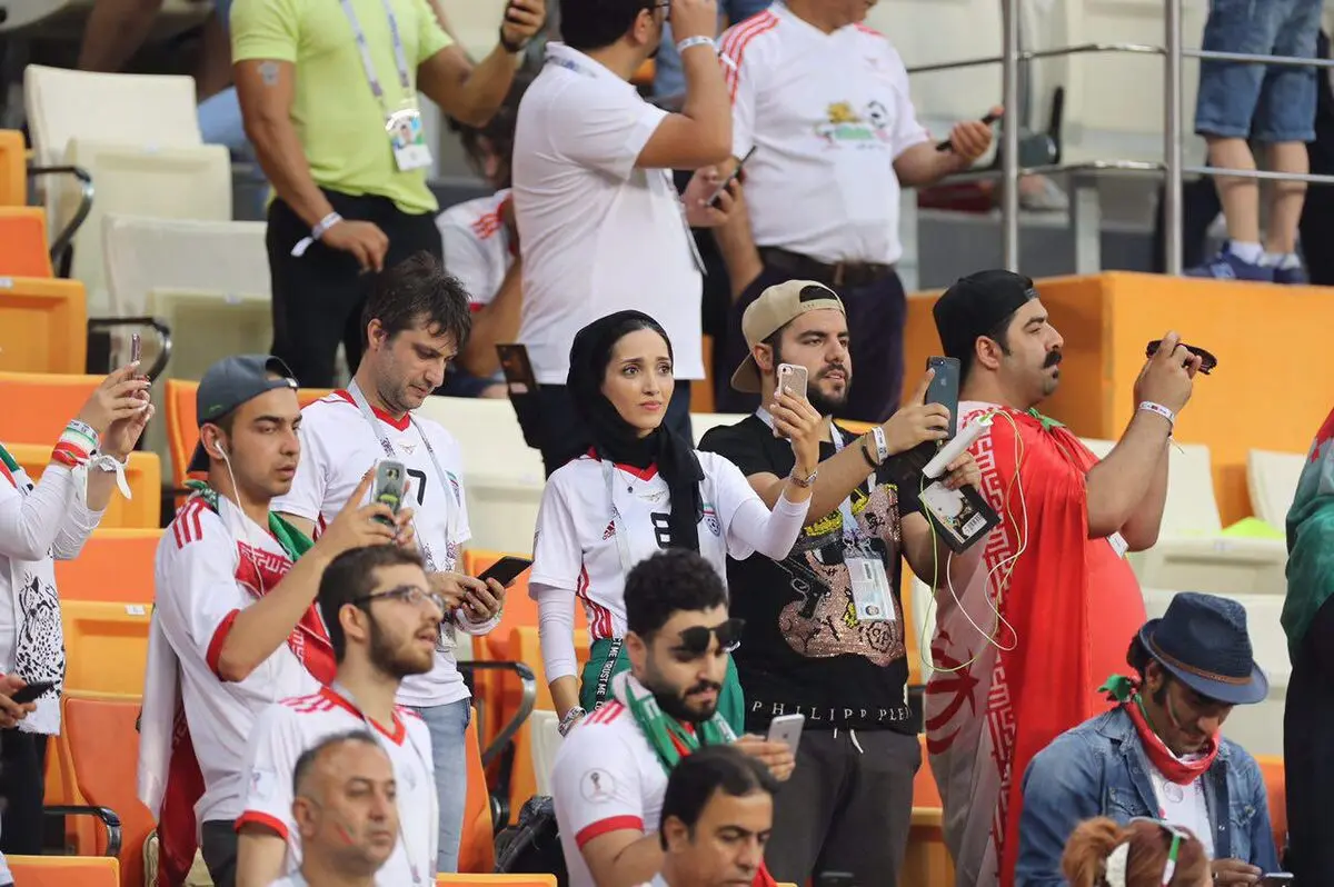 گزارش زنده از حضور بانوان در ورزشگاه آزادی (تصاویر)