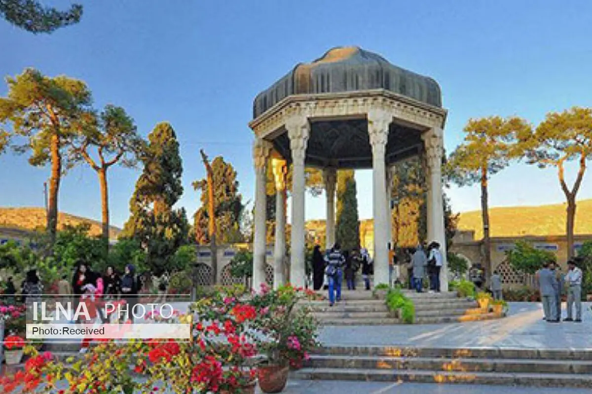 خیال روی حافظ را در سرسبزی باغش ببینید+عکس