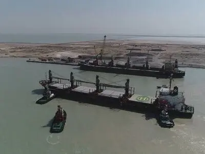 اقدامات ویژه دستگاه قضایی هرمزگان برای جلوگیری از خام فروشی مواد معدنی و حمایت از تولید ملی/توقیف دو فروند کشتی حامل ۱۰۰ هزارتن سنگ آهن قاچاق