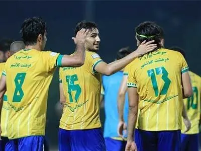صنعت نفت 4 - 1 مشکی‌پوشان ؛ بحران مشکی‌پوشان تمامی ندارد