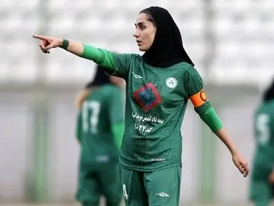 داوودی: کل قرارداد بازیکنان تیم بانوان ذوب‌آهن شاید 2 میلیارد باشد/ از درون باشگاه کارشکنی کردند
