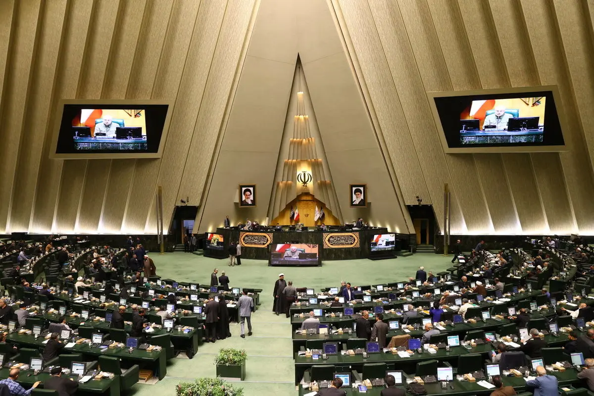موافقت مجلس با بررسی اولویت دار طرح اصلاح قانون بیمه رانندگان حمل و نقل بار و مسافر بین شهری