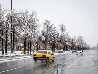 آغاز بارش برف در برخی محورهای چهارمحال و بختیاری