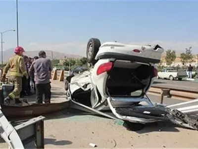 توقف در حاشیه بزرگراه‌ها علت تصادفات بزرگراهی