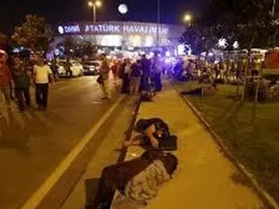 سوءاستفادۀ رانندگان فرودگاه استانبول از حادثه تروریستی 