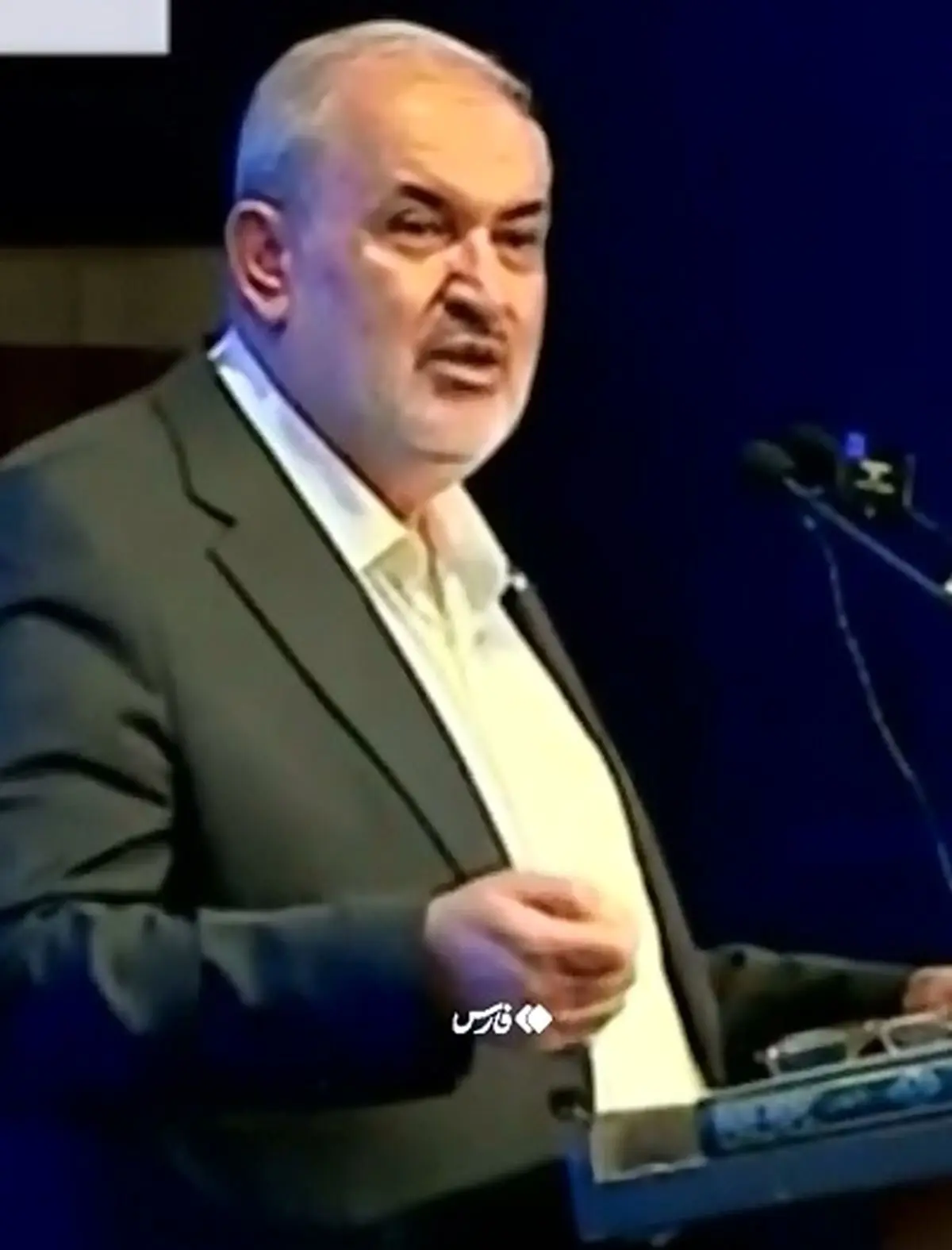 وزیر نیرو: به فردی که درحال هدر دادن آب بود خودم را معرفی کردم و تذکر دادم اما گفت به شما ربطی ندارد + فیلم