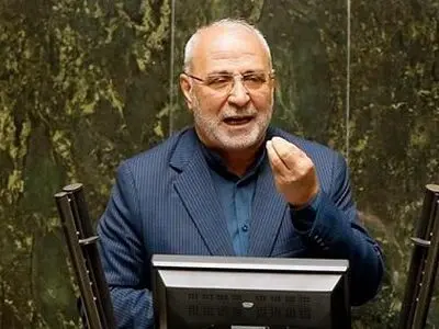 هرچه سریع تر زمین به خانواده‌های با ۴ فرزند و بالاتر داده شود/ وزارت بهداشت کاری با جوانی جمعیت ندارد