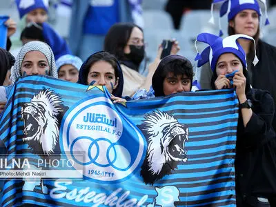 ویدیو: حضور بانوان هواداران استقلال در کمپ حجازی