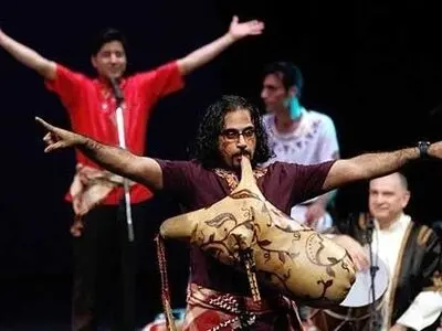 اجرای «لیان» در فینال لیگ قهرمانان آسیا در ورزشگاه آزادی 