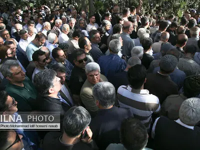 پیکر استاد جزی‌زاده در اصفهان تشییع و به خاک سپرده شد