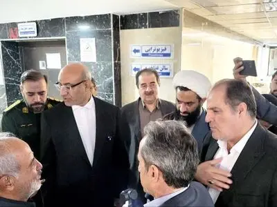 دستور فرماندار ساوه در درمان رایگان مصدومان واژگونی اتوبوس