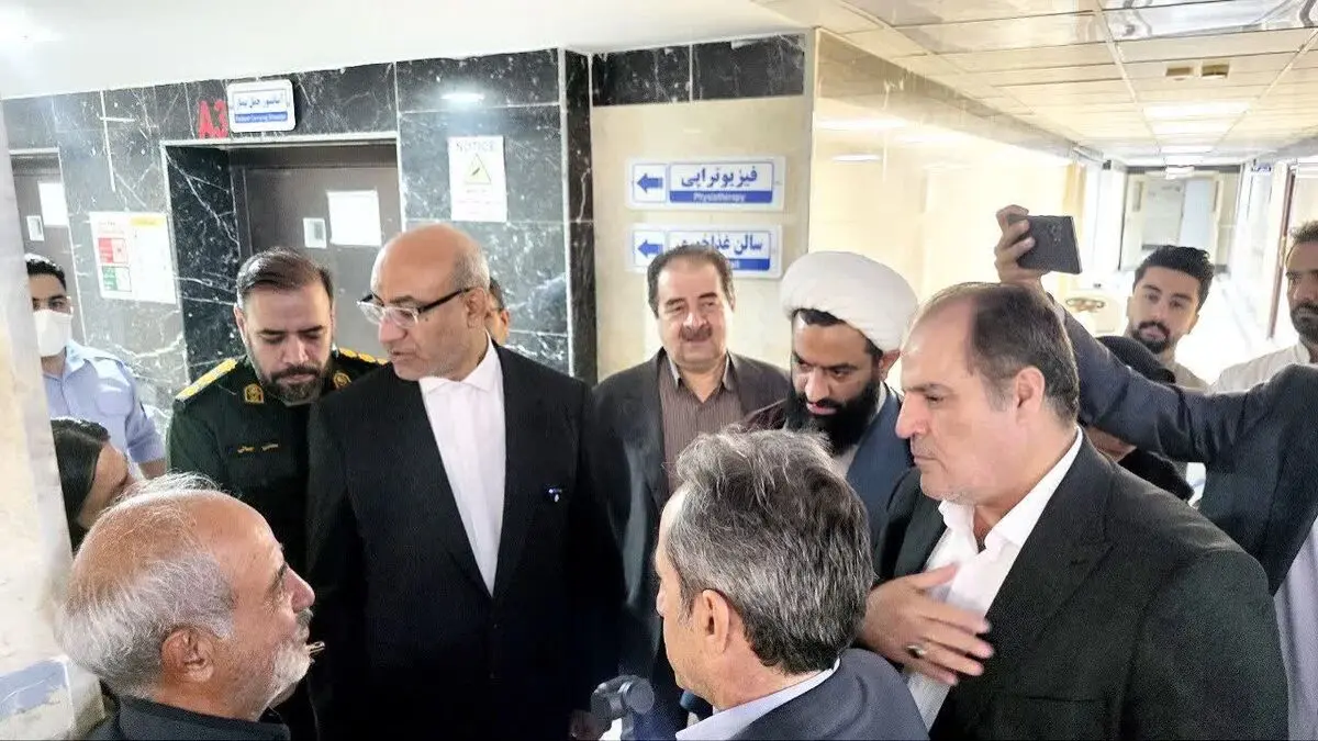 دستور فرماندار ساوه در درمان رایگان مصدومان واژگونی اتوبوس