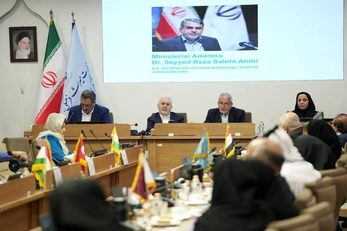 زنان عشایر کانون تاب‌آوری سرزمین و ستون تداوم دانش بومی هستند