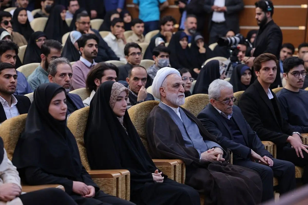  دفاع من از قوه قضاییه به معنای تایید همه احکام قضایی صادره نیست/ به شدت طرفدار برگزاری دادگاه‌های علنی هستم