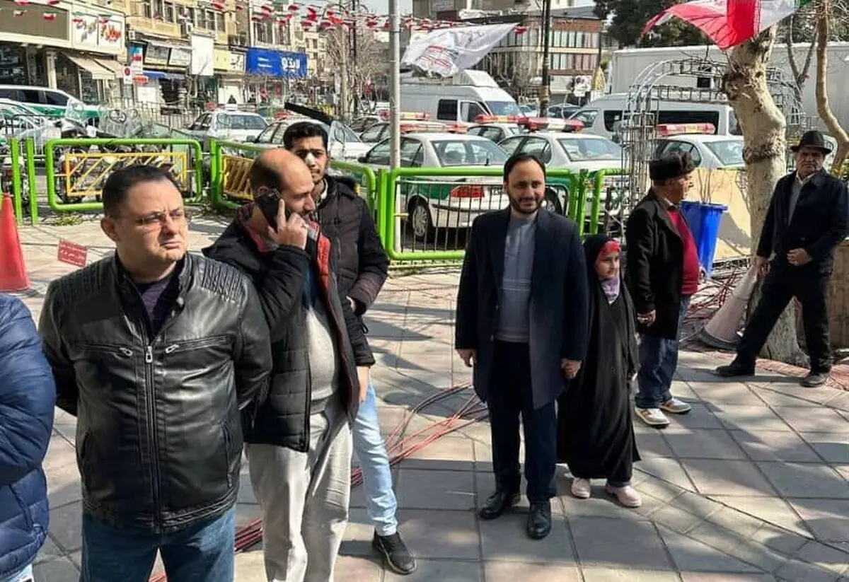 حضور سخنگوی دولت در صف رای‌گیری