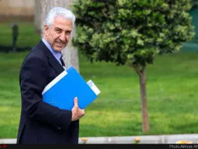 وزیر علوم، تحقیقات و فناوری به استان همدان سفر کرد