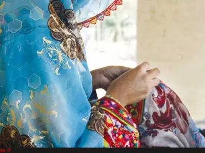 ابتکار دختران «سیدبار جدگال» سیستان‌وبلوچستان برای فروش صنایع‌دستی