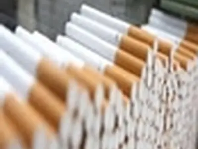 مجوز عاملیت واحدهایی که سیگار قاچاق توزیع می‌کنند باطل می شود