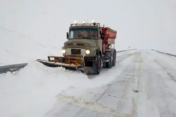 بازگشایی راه 300 روستای مسدود استان اردبیل در اثر برف و کولاک شدید 