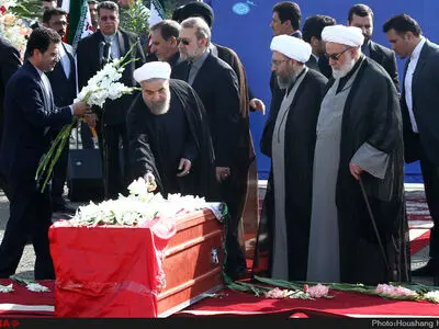 آغاز مراسم استقبال از پیکر جان‌باختگان منا با حضور سران قوا