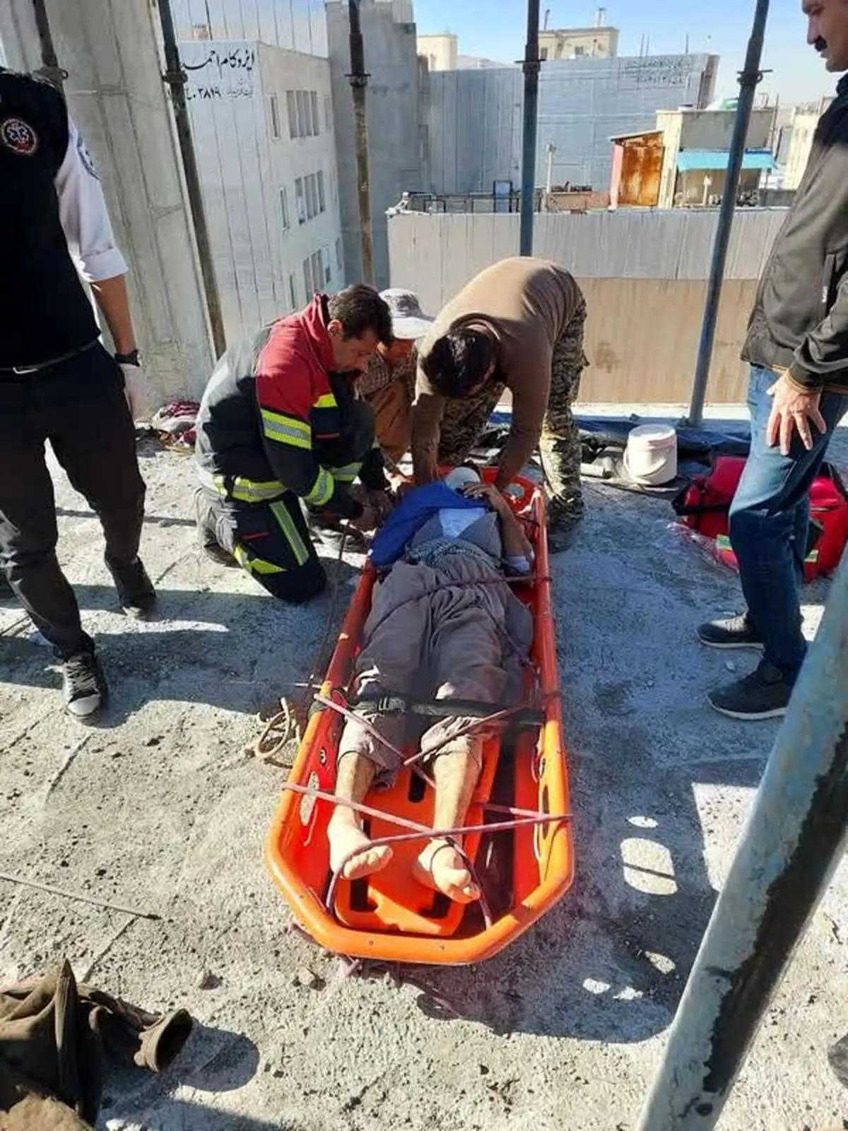 سقوط از ارتفاع، موجب مصدومیت کارگر ایلامی شد