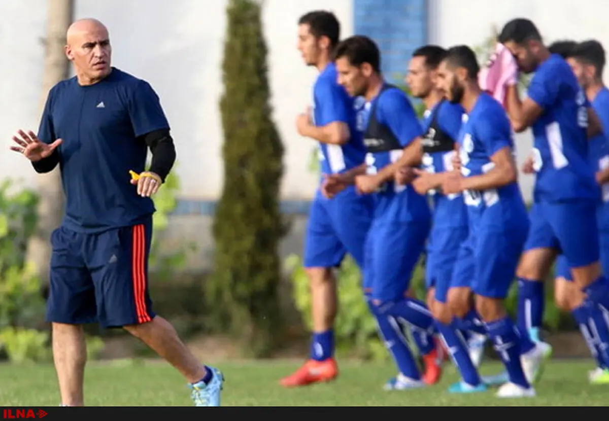 انتقاد علیرضا منصوریان از هوایی شدن بازیکنانش توسط تراکتورسازی