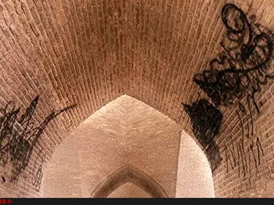 همکاری گردشگران با کمپین «مخالفت با یادگاری‌نویسی روی بناهای تاریخی»