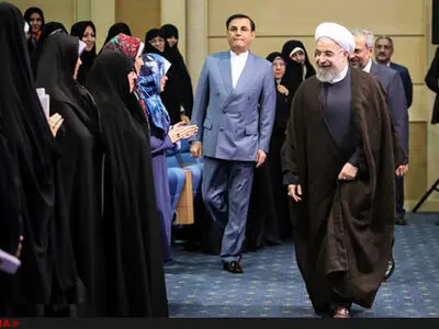 پرهیز روحانی از افزایش تنش با اصولگرایان/ آیا زنان را فقط برای صندوق‌های رای می‌خواهید؟