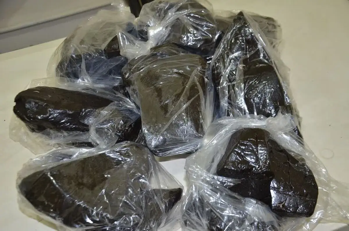 کشف 11 کیلو تریاک در خانه قاچاقچی مواد مخدر