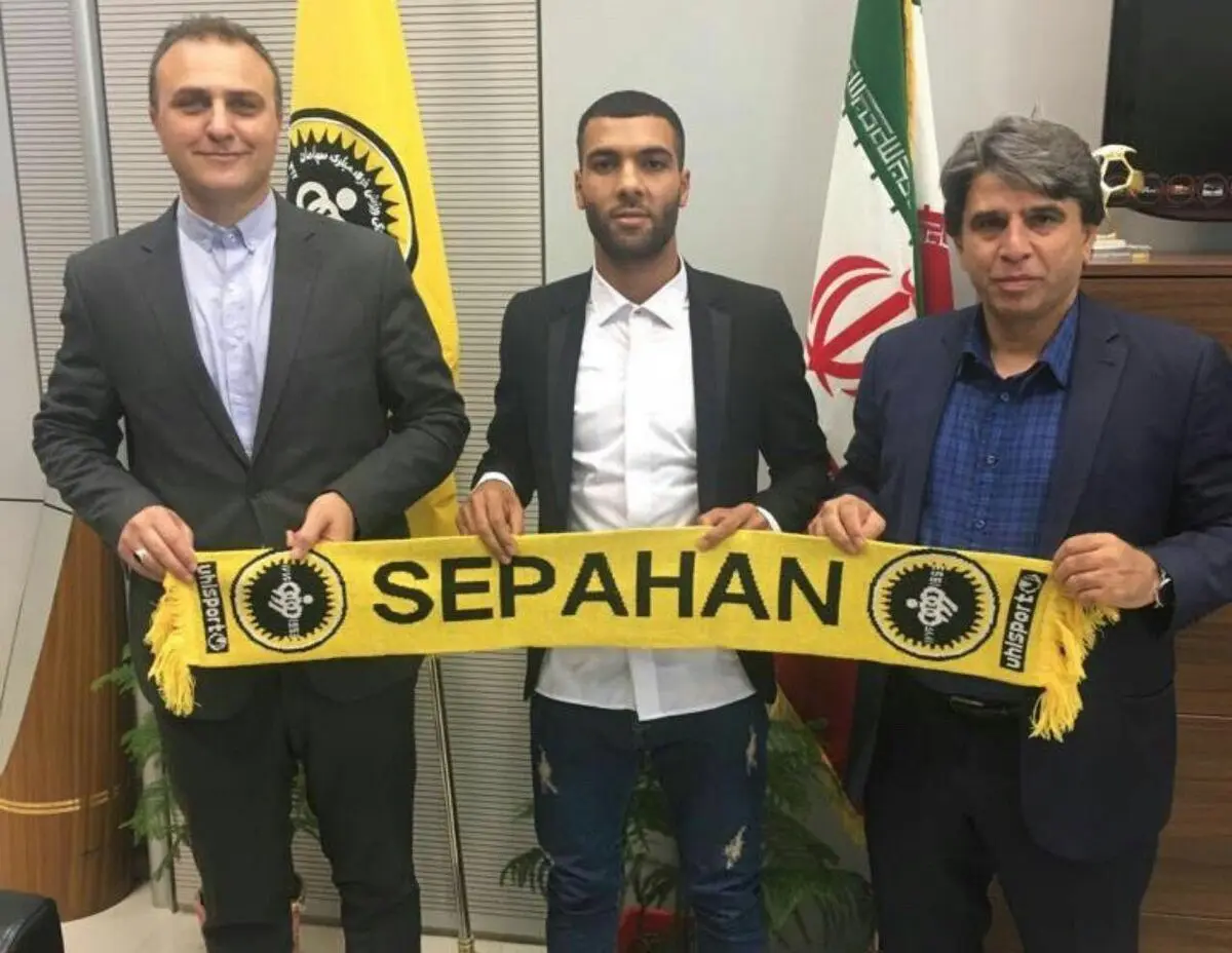 مدافع پدیده شهر خودرو به سپاهان پیوست