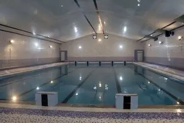 تداوم بلاتکلیفی تنها استخر شنای شوش؛ شهروندان خواستار تسریع در بازگشایی شدند