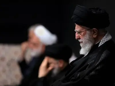 Supreme Leader attends Muharram mourning ceremony on Ashura night