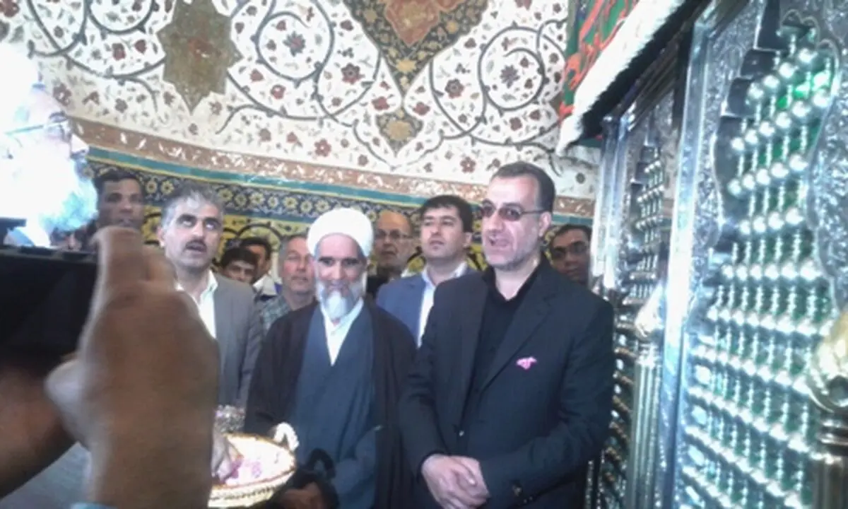 مرقد سلطان علی ابن امام محمد باقر(ع ) مشهد اردهال کاشان گلباران شد