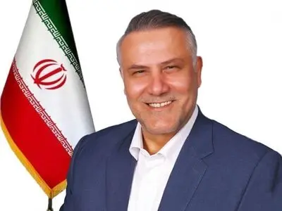  بیش از ۷۰ نماینده پشت در اتاق رئیس بنیاد مستضعفان مانده‌اند/آقای فتاح شجاعت نداشتید سر حرف خود بمانید