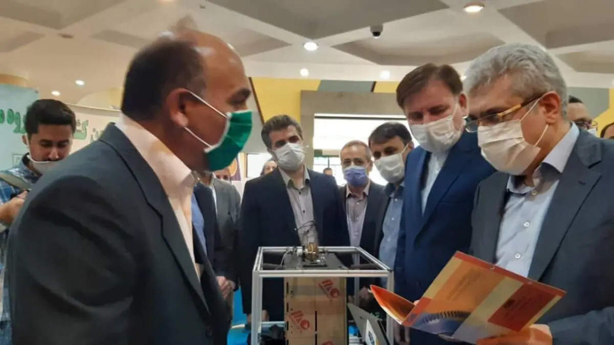 بازدید معاون رئیس جمهوری و استاندار از نمایشگاه محصولات فناورانه دانشگاه گیلان 