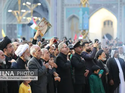 وداع با پیکر رئیس جمهور شهید در حرم امام رضا(ع)