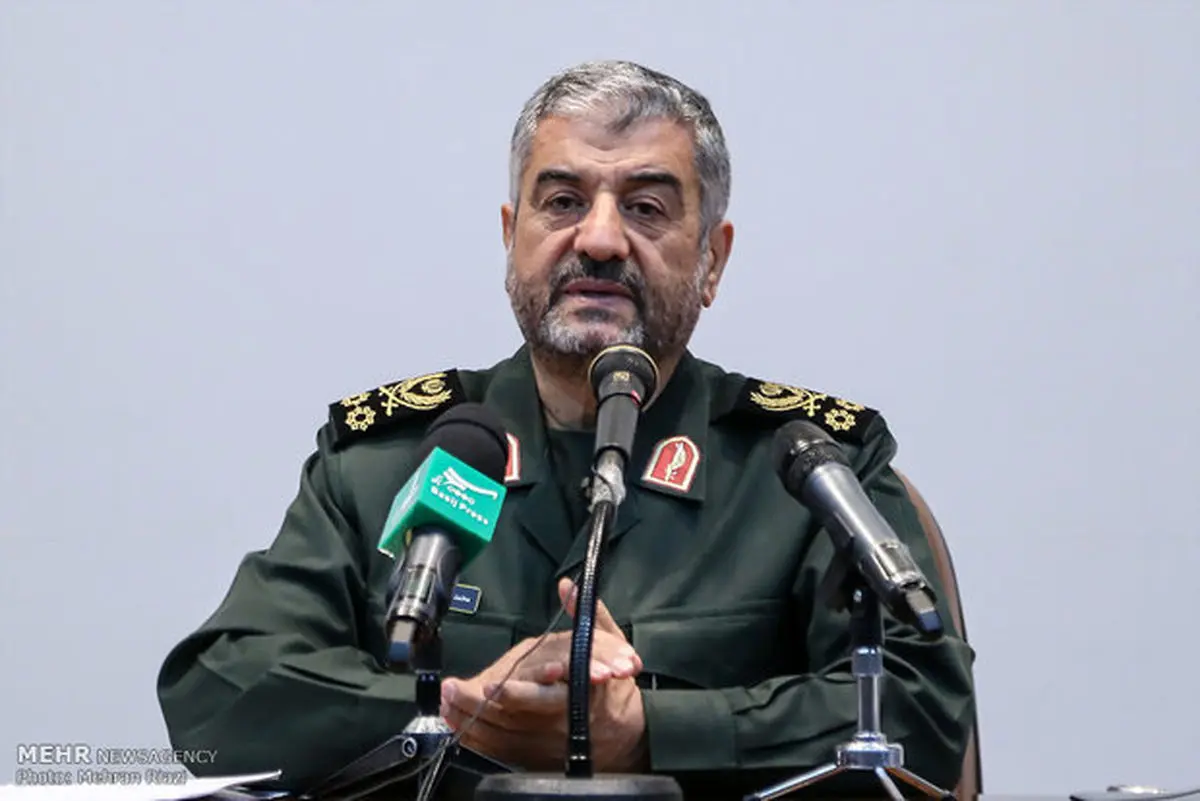 Iran's commander derides the threat of military strike againt Iran as empty