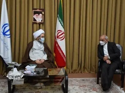 معلمان ما دستمزد و حقوق واقعی خود را دریافت نمی‌کنند