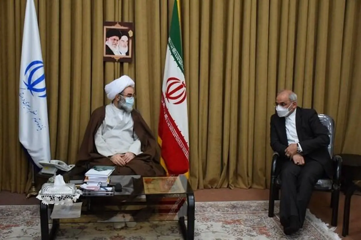 معلمان ما دستمزد و حقوق واقعی خود را دریافت نمی‌کنند