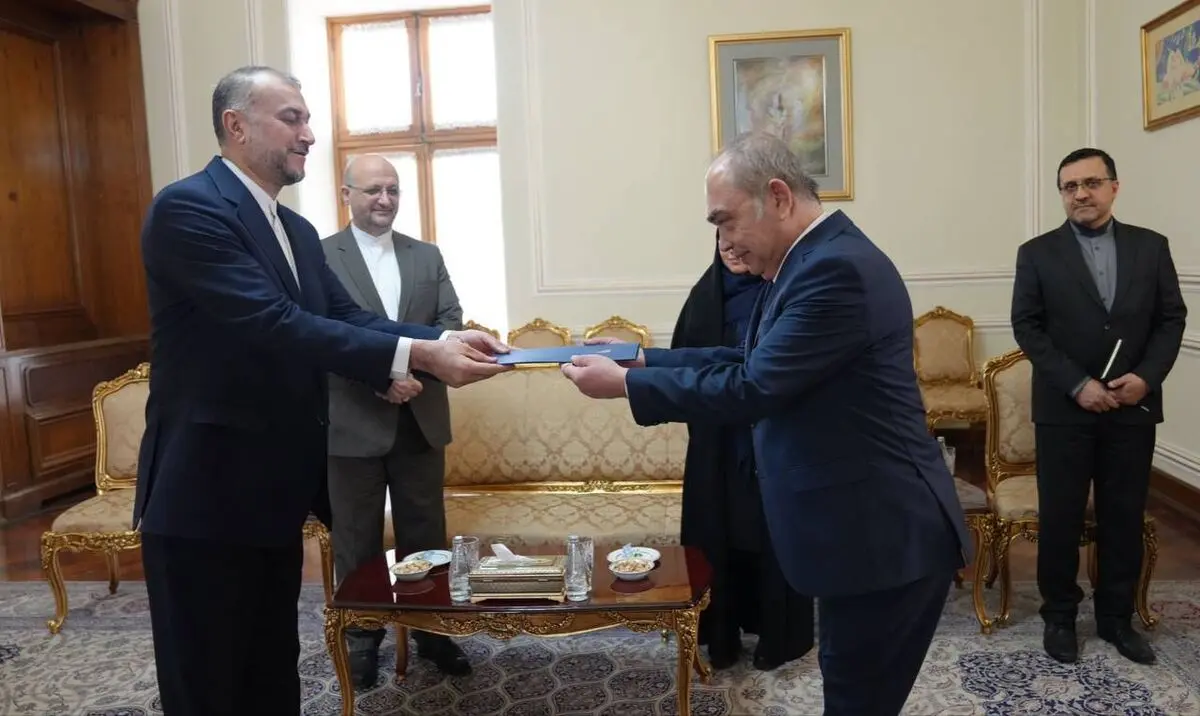 تقدیم استوارنامه سفیر جدید بوسنی در ایران به وزیر امور خارجه