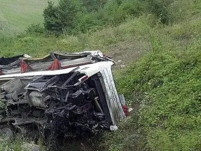 7 killed, 14 injured in bus accident in Pakistan's Karachi