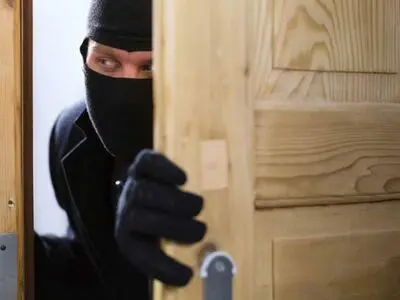 سارقان حرفه‌ای با 80 فقره سرقت از منزل دستگیر شدند/شناسایی 40 مالباخته در البرز