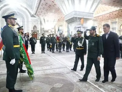 شعار سی و پنجمین سالگرد ارتحال امام خمینی امام وعده صادق نام گذاری شد