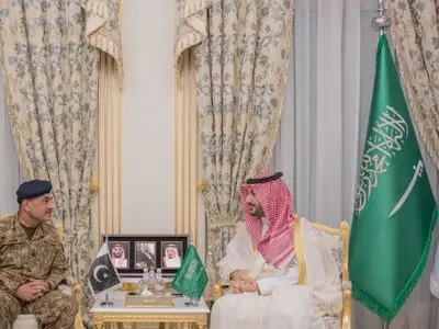 وزیر دفاع عربستان با عاصم منیر دیدار کرد