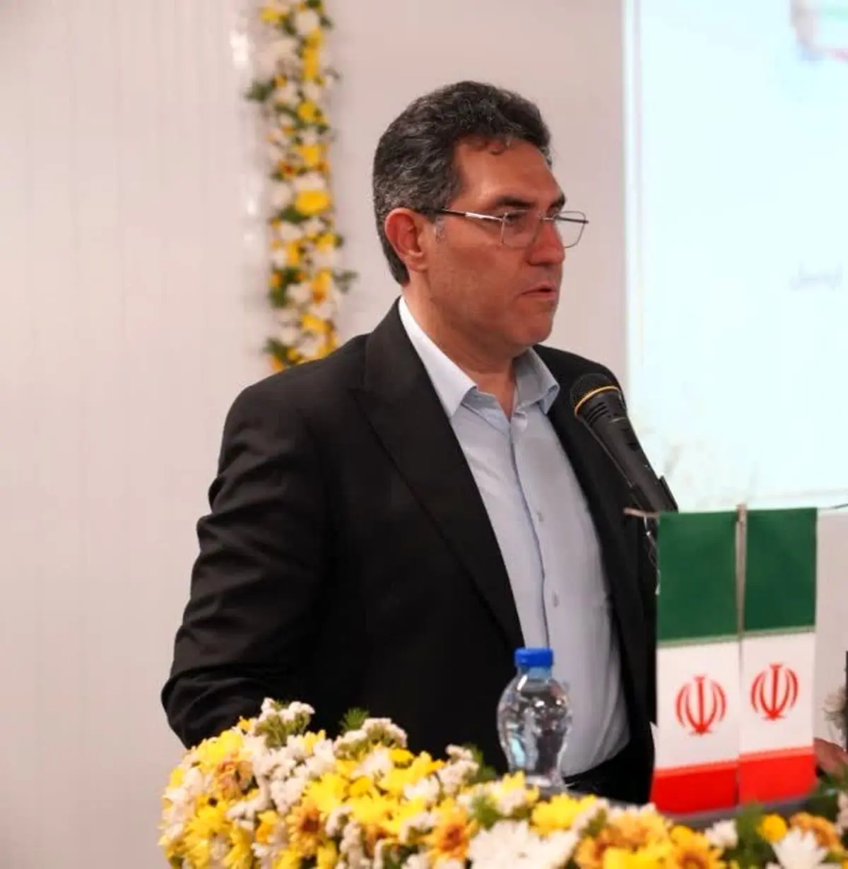 مصوبات سفر رئیس جمهور را تا تحقق کامل پیگیری می کنیم