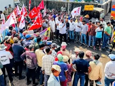 اعتراض کارگران شیلات در بنادر هند در واکنش به مرگ کارگران