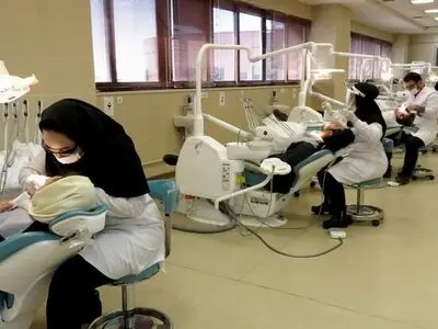 راه‌اندازی لابراتوار پروتزهای دندانی دانشکده دندانپزشکی استان مرکزی / ارائه خدمات تخصصی پروتز و ارتودنسی با تعرفه دولتی