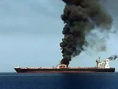 Blast-hit tankers to be assessed off UAE coast; Reuters