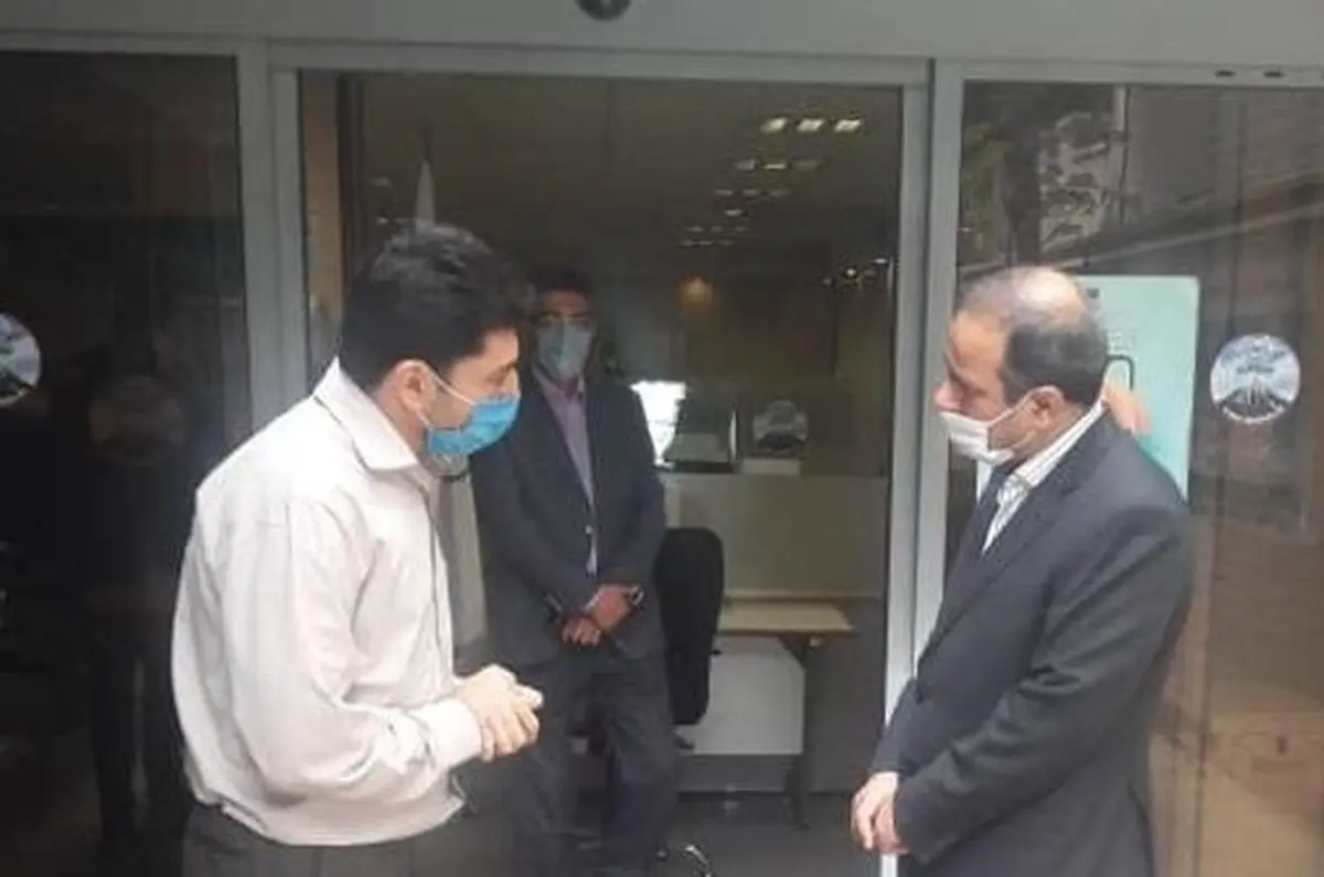بازدید سرزده مدیرعامل بیمه البرز از شعبه ونک